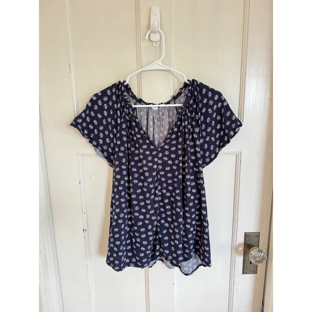 Gap navy sea shell print v-neck blouse size xl